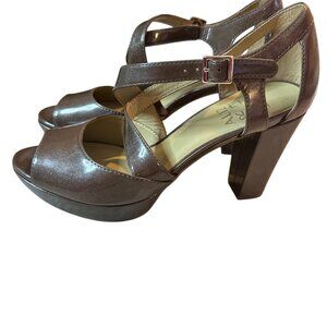 Naturalizer Elise Brown Strappy Heeled Sandals Size 6.5M Career Officecore